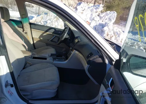 2009 Subaru Outback 2.5I from USA, damaged, VIN 4S4BP61C897317718